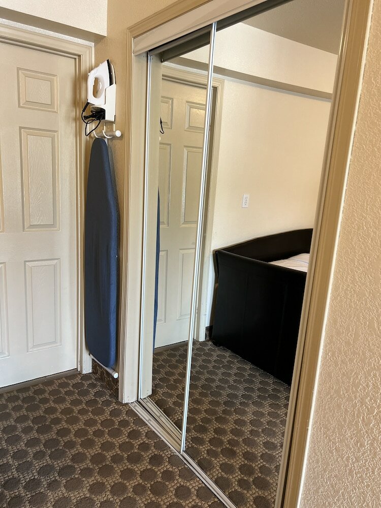 Фото Travelodge by Wyndham Drumheller