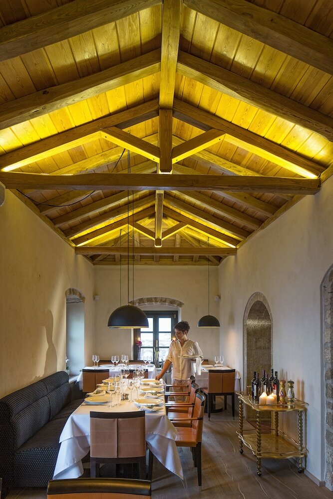 Фото Moni Emvasis Luxury Suites