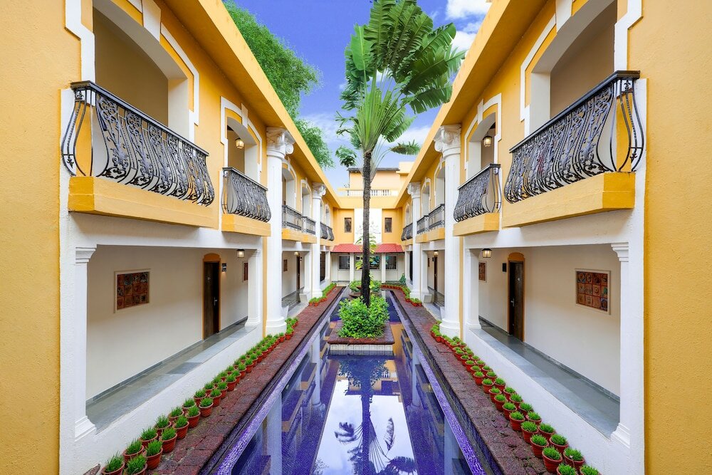 Фото Lemon Tree Amarante Beach Resort, Goa