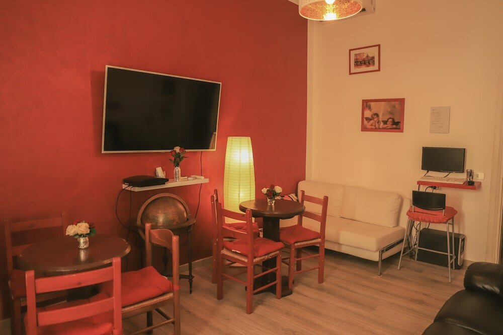 Фото Roman Holidays Hostel