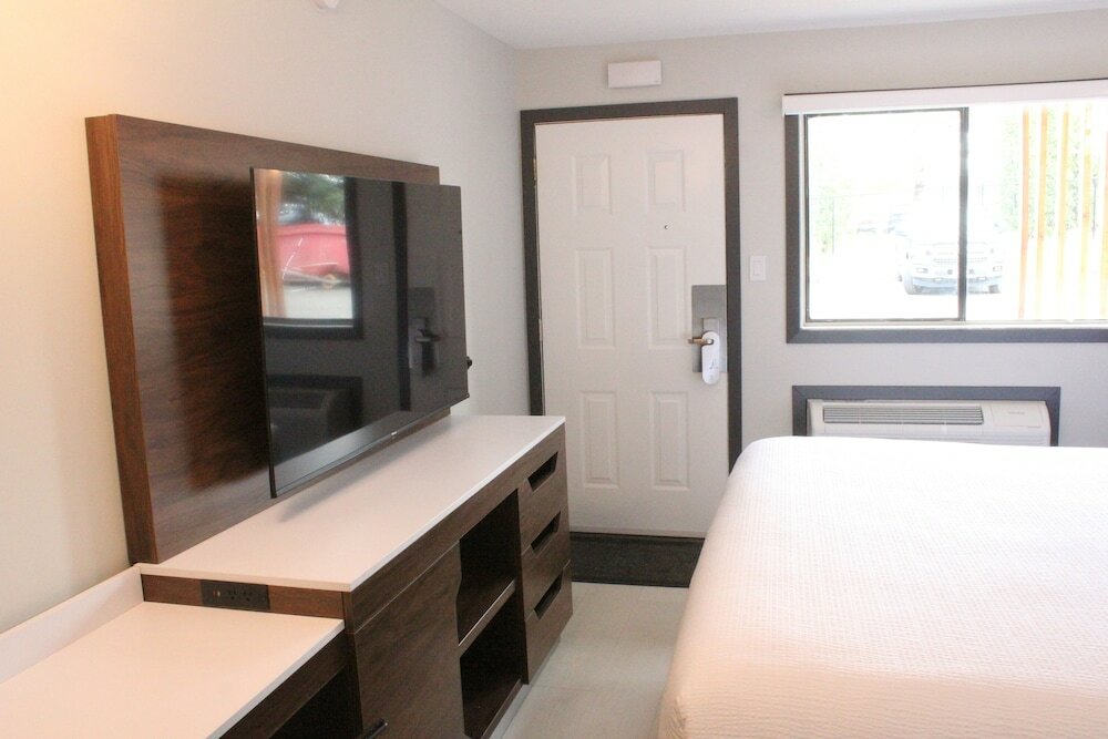 Фото Travelodge by Wyndham Courtenay