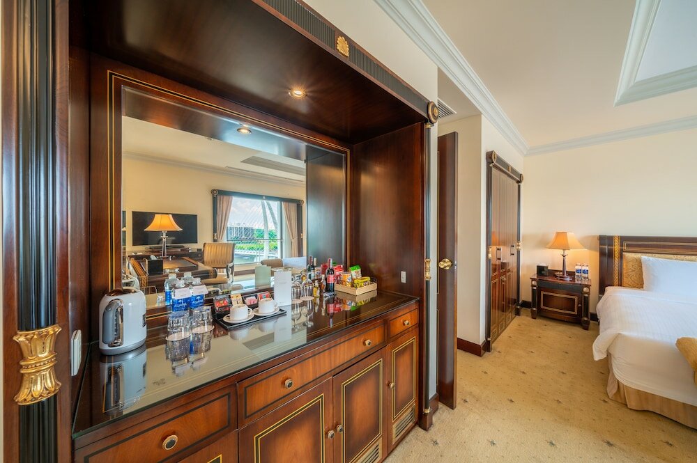 Фото Lotte Hotel Saigon