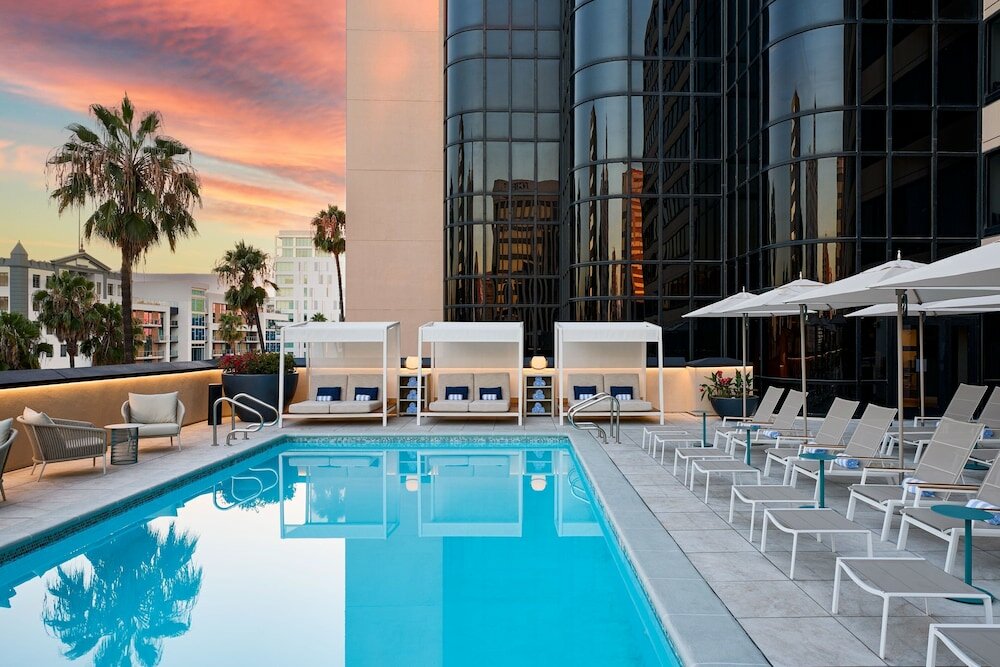 Фото Renaissance Long Beach Hotel