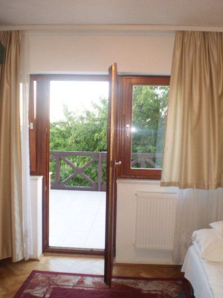 Фото Helios Apartman Hotel