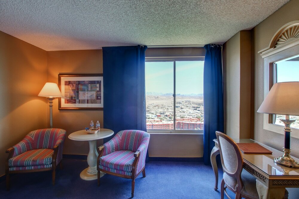 Фото Laughlin River Lodge
