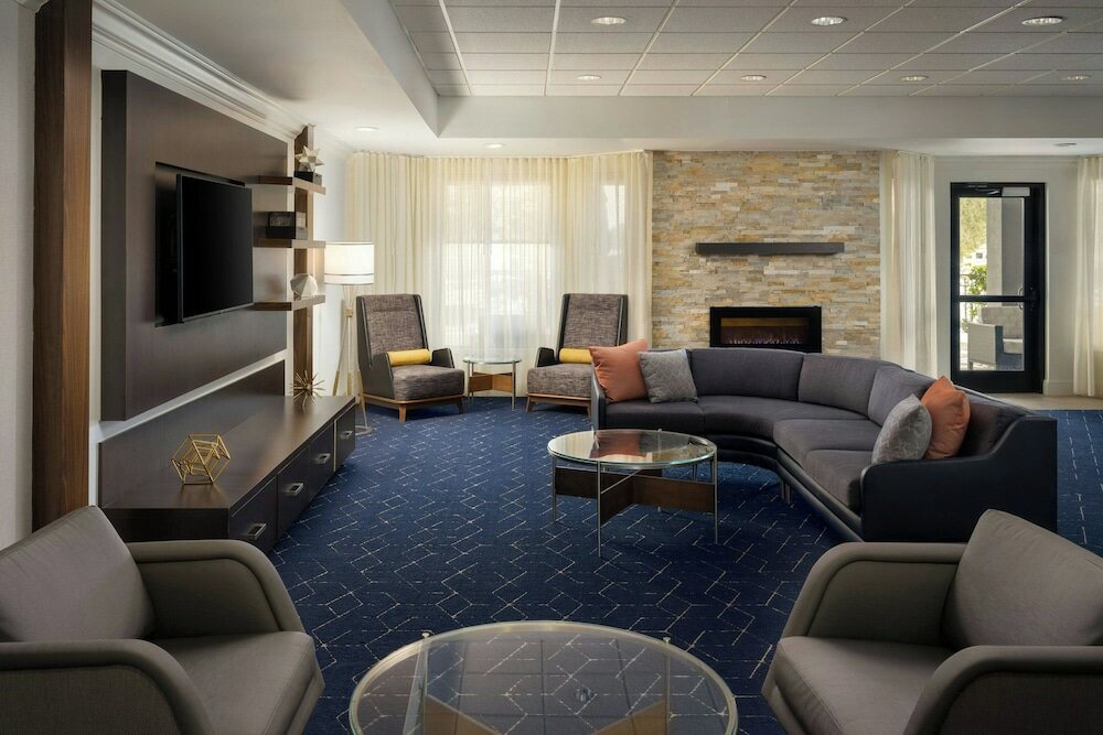 Фото Courtyard by Marriott Myrtle Beach Barefoot Landing