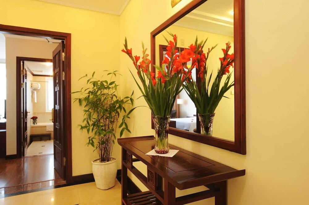 Фото Orchid Hotel