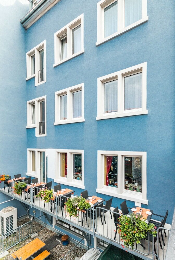 Фото отеля 3