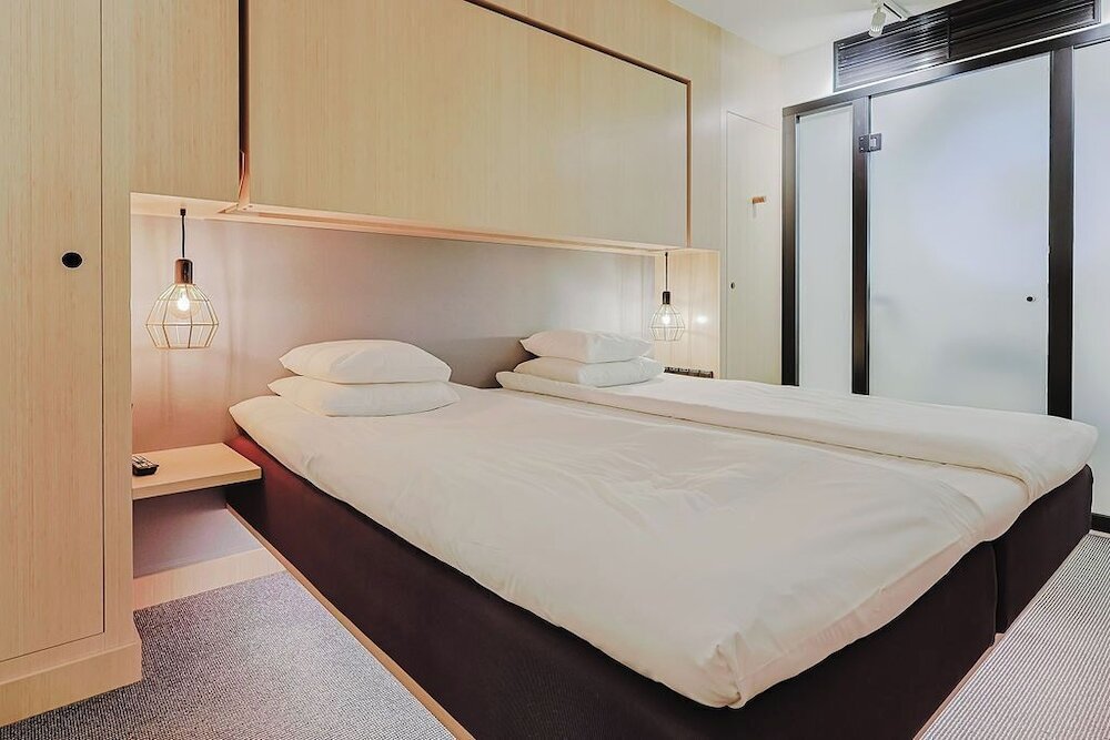 Фото Hotel With Urban Deli