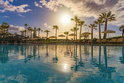 Внешний вид отеля Gran Hotel Elba Estepona Thalasso & SPA в Эстепоне, фото 4