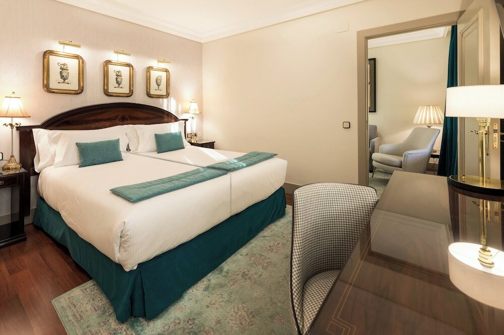 Фото Отель Sercotel Gran Hotel Conde Duque