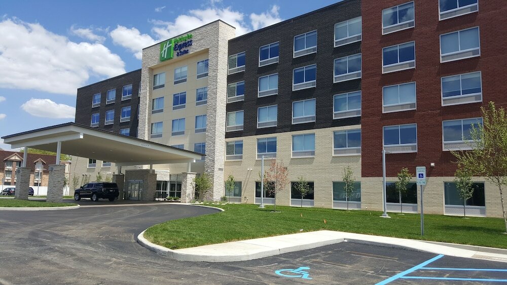 Фото Holiday Inn Express & Suites Toledo West, an Ihg Hotel