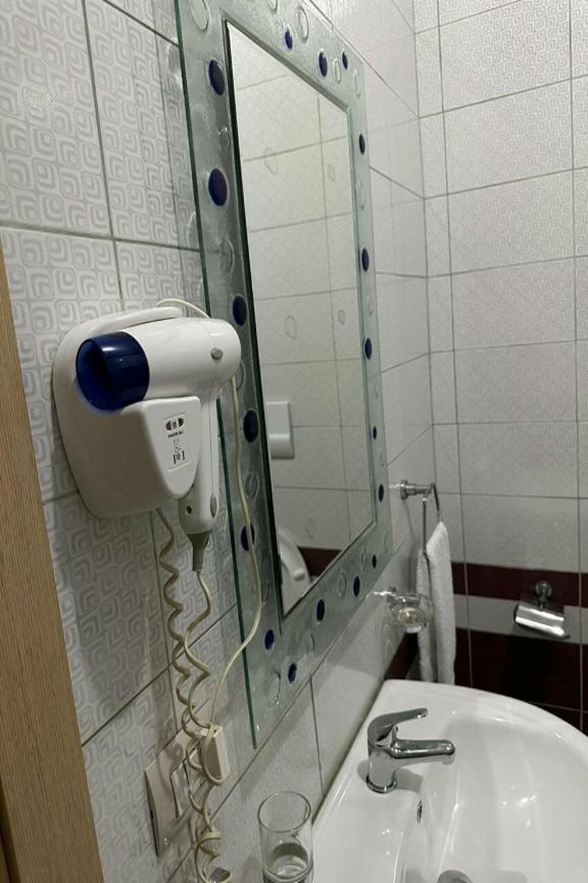 Фото Gjuta Hotel