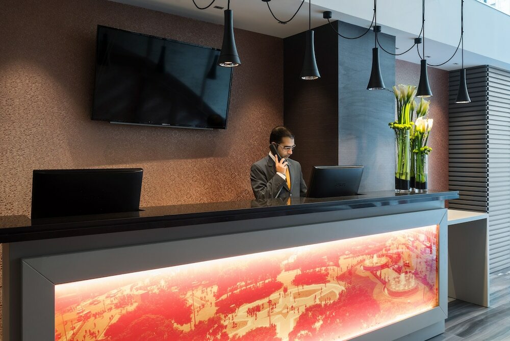 Фото Catalonia Square