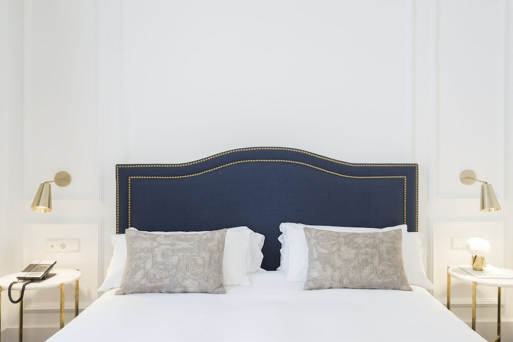 Фото Midmost Barcelona  by Majestic Hotel Group