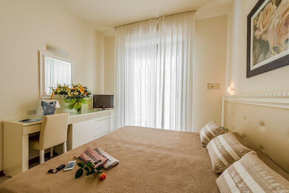 Фото Hotel Athena