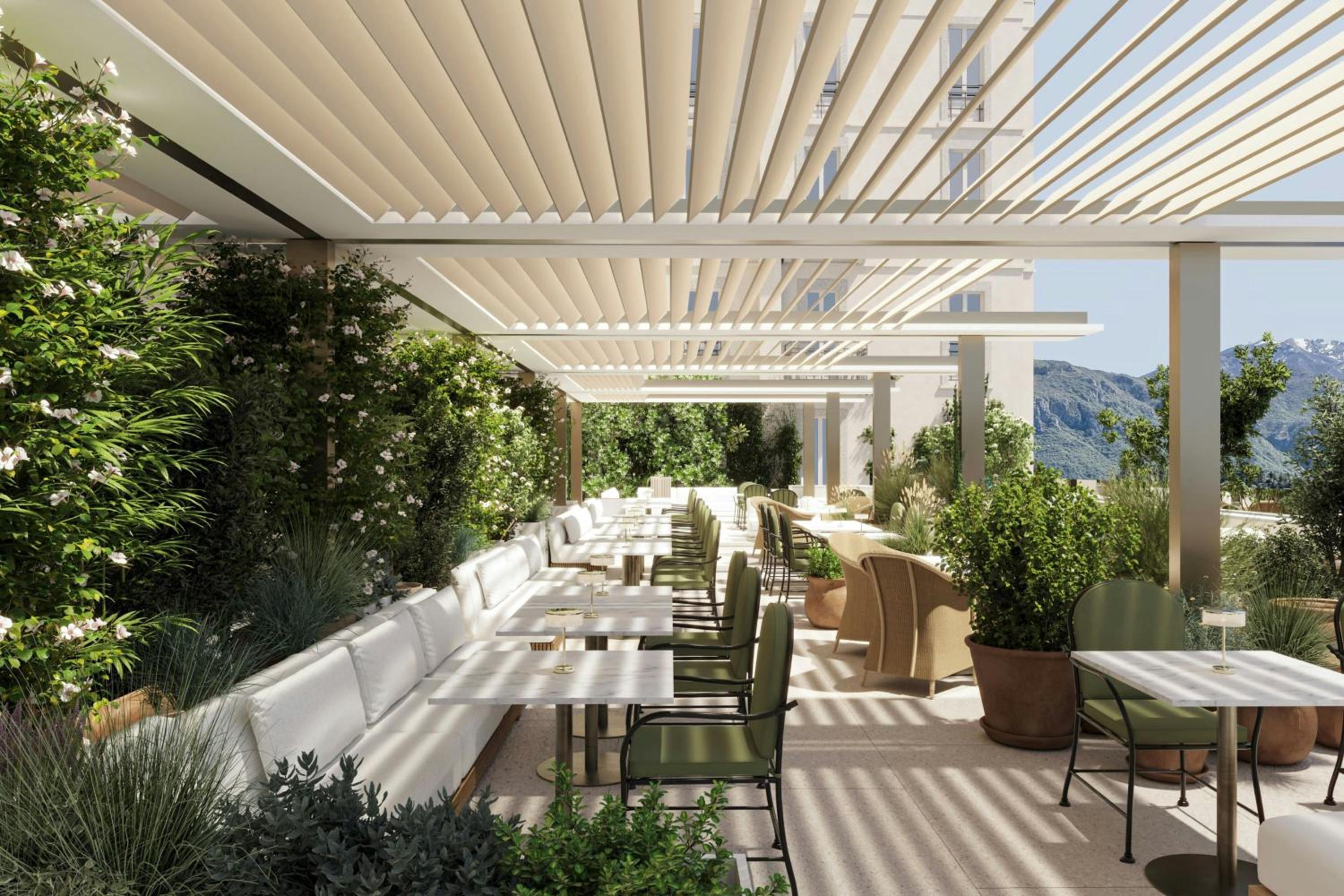 Фото Britannia Excelsior