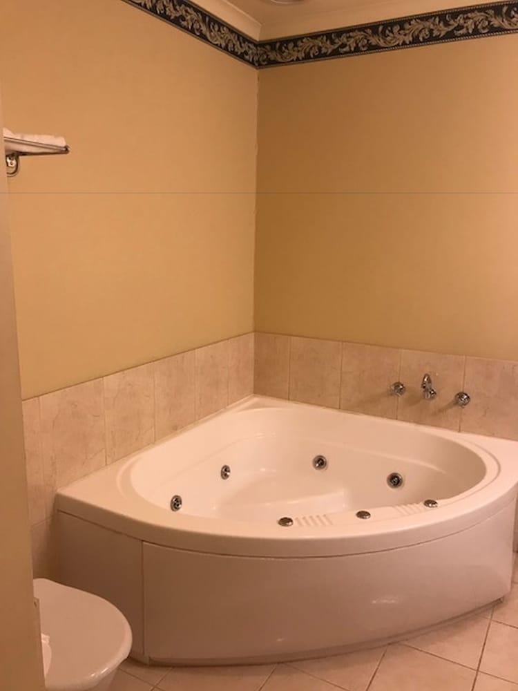 Фото Canterbury International Hotel