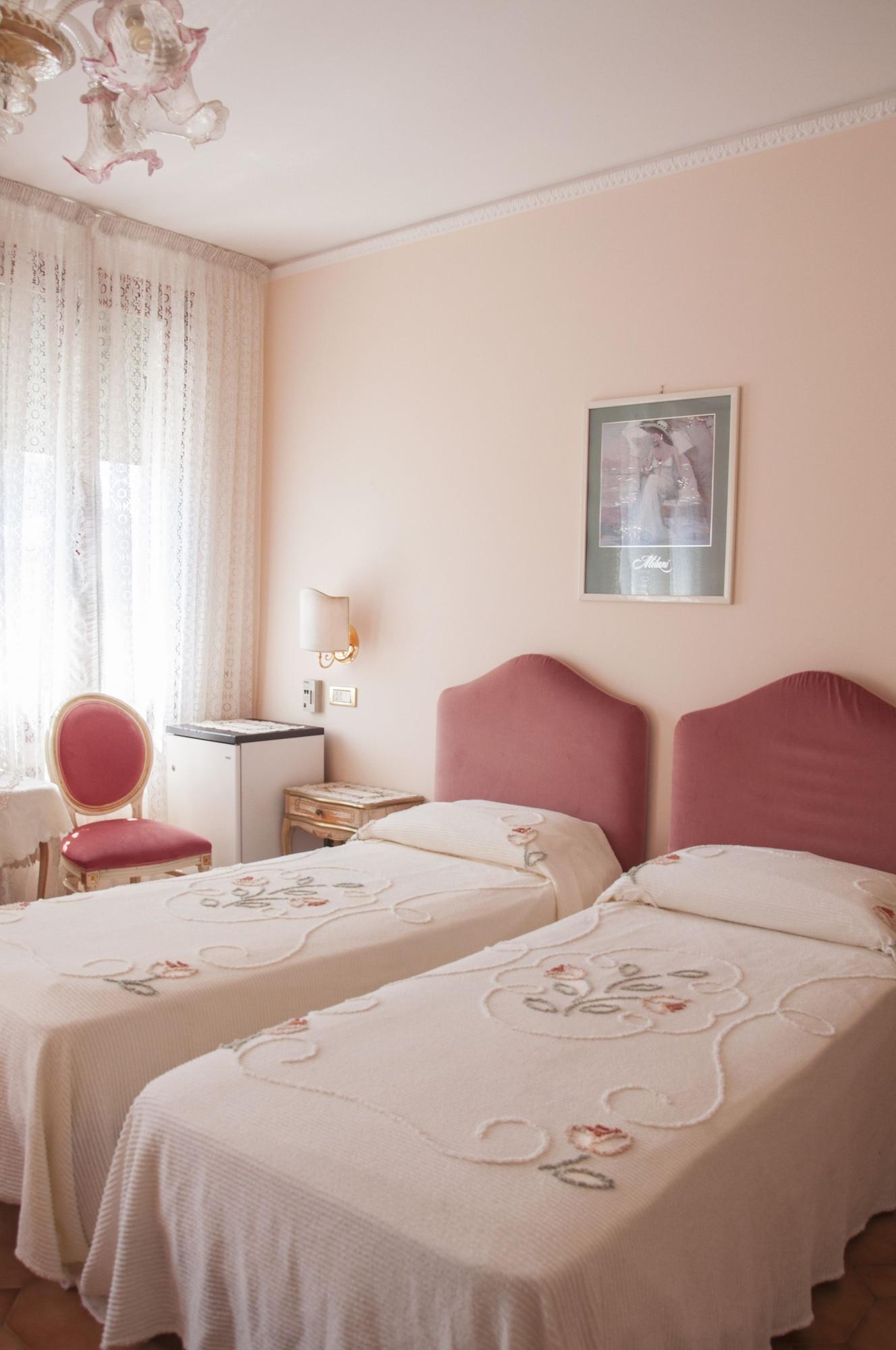 Фото Hotel Villa Serena