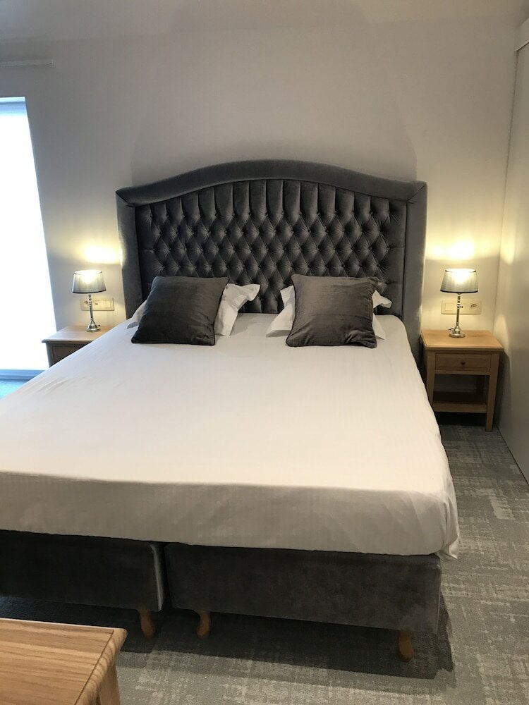 Фото Golden Tree Hotel