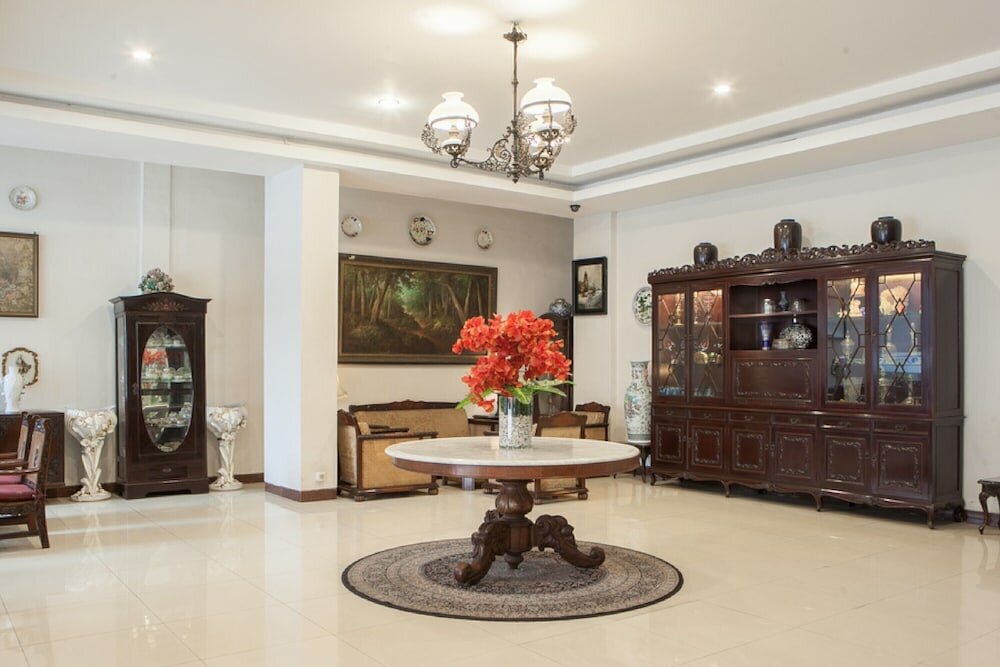 Фото RedDoorz Near Trans Studio Mall 3