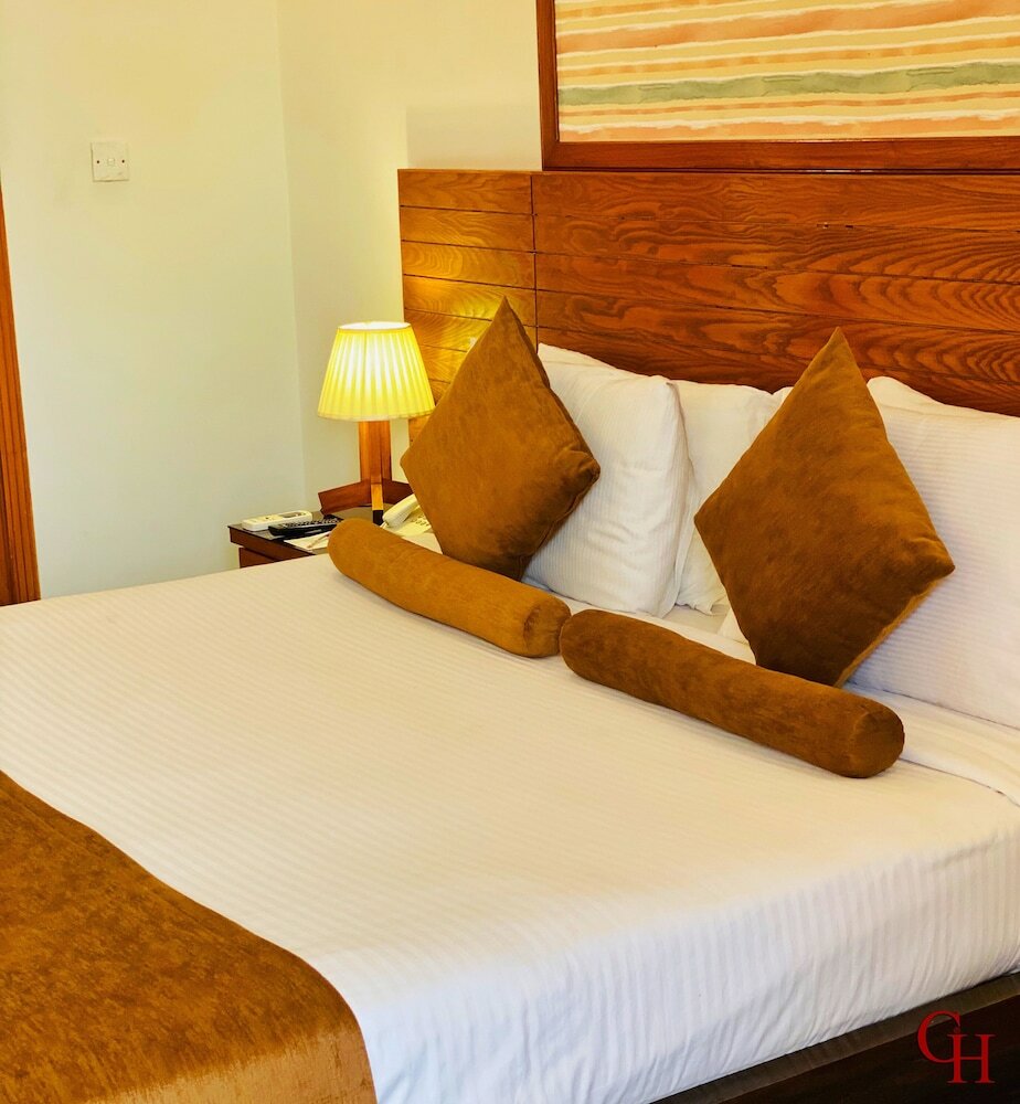 Фото Grand Islamabad Hotel