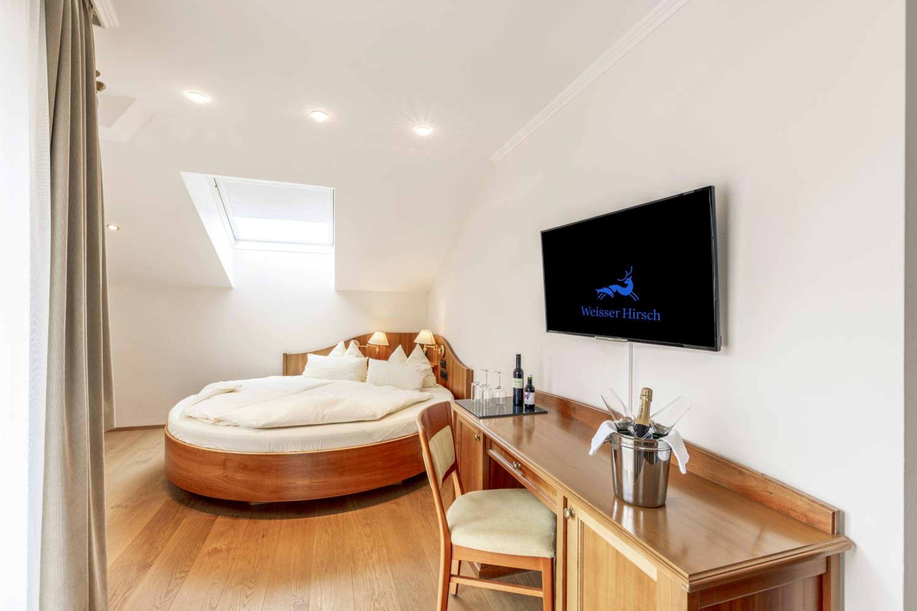 Фото Hotel Weisser Hirsch