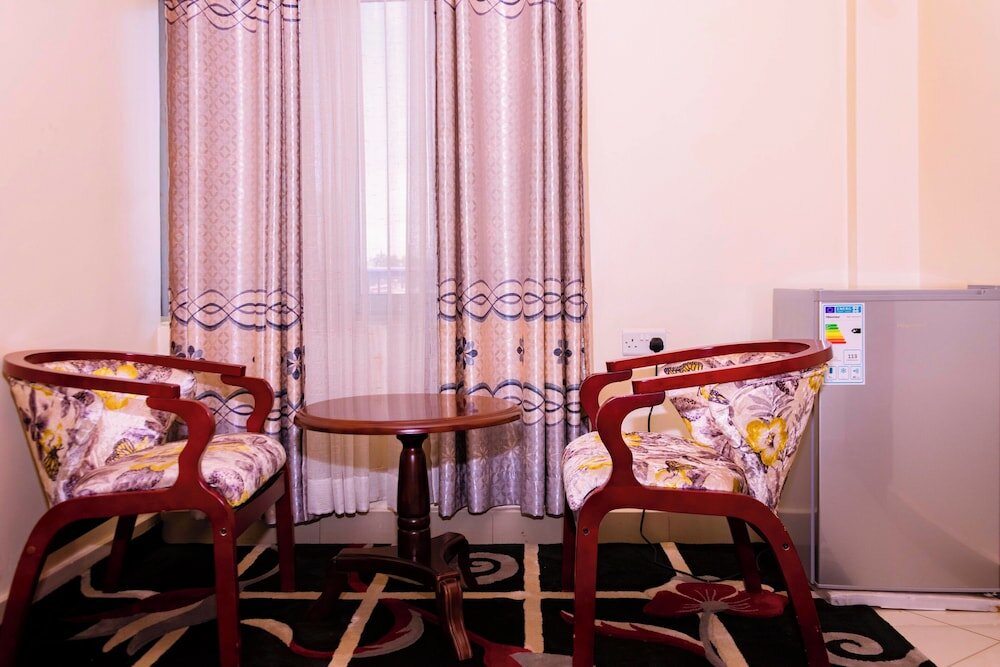 Фото G One Hotel