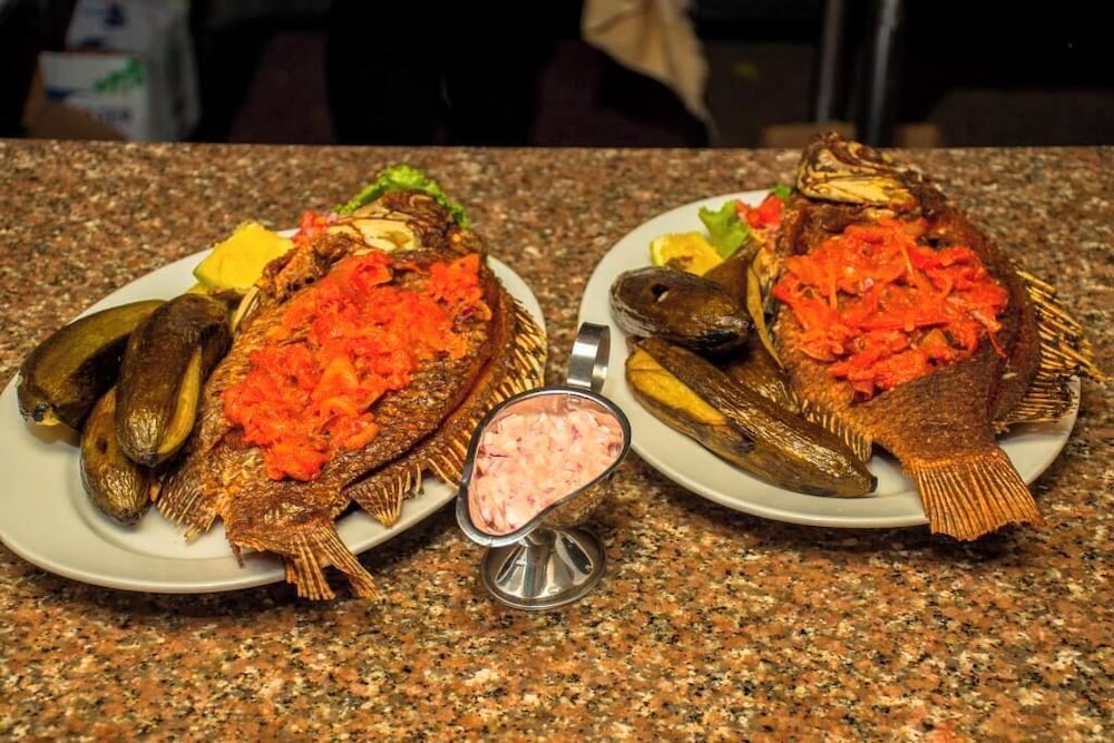 Фото G One Hotel