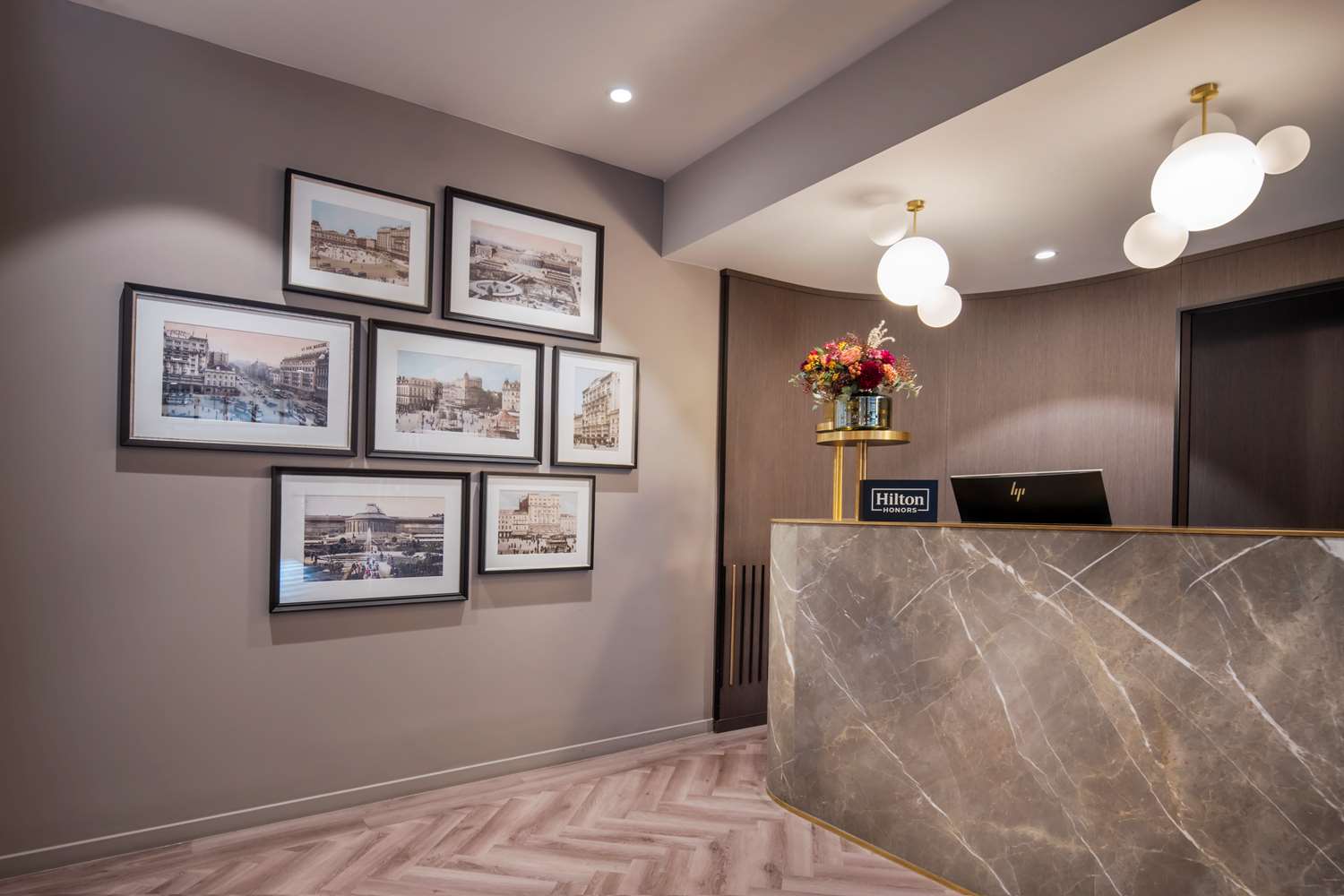 Фото DoubleTree by Hilton Brussels City