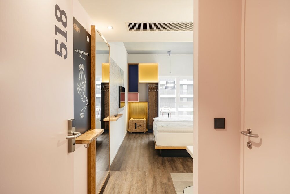 Фото Hotel Schani Wien Hauptbahnhof