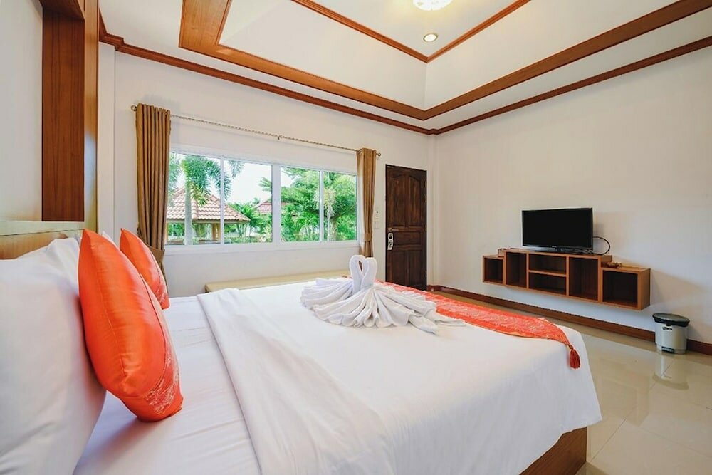 Фото Phuket Airport Villa
