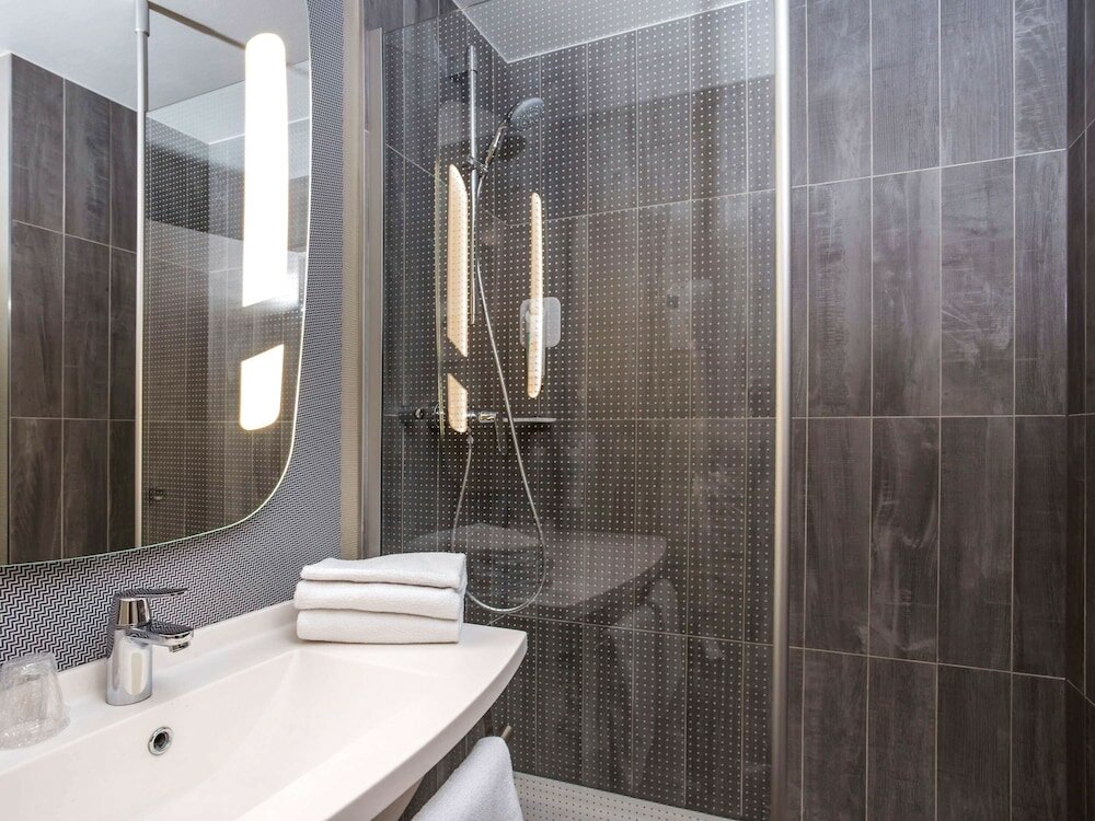 Фото B&B HOTEL Lille Roubaix Centre Grand-Place