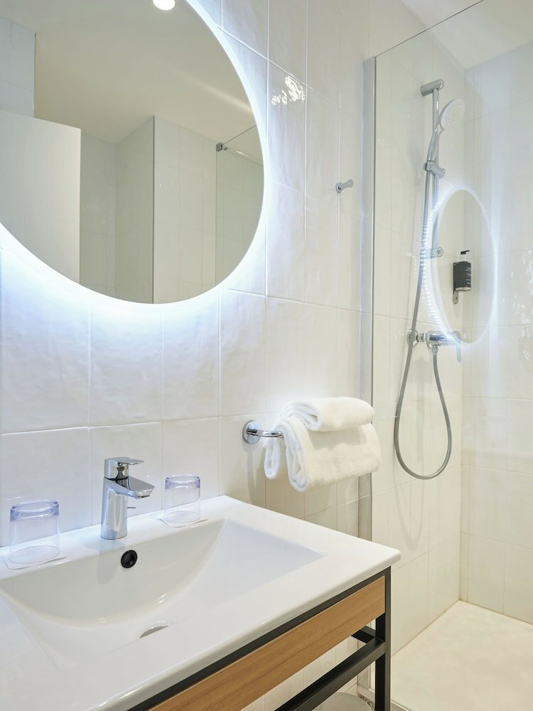 Фото Hotel Bordeaux Clemenceau by HappyCulture