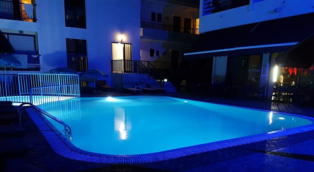 Фото Poseidon Hotel and Apartments