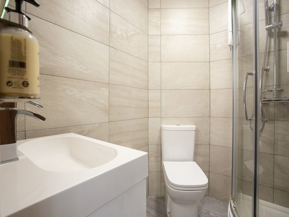 Фото Oyo The Arch, Wembly Stadium