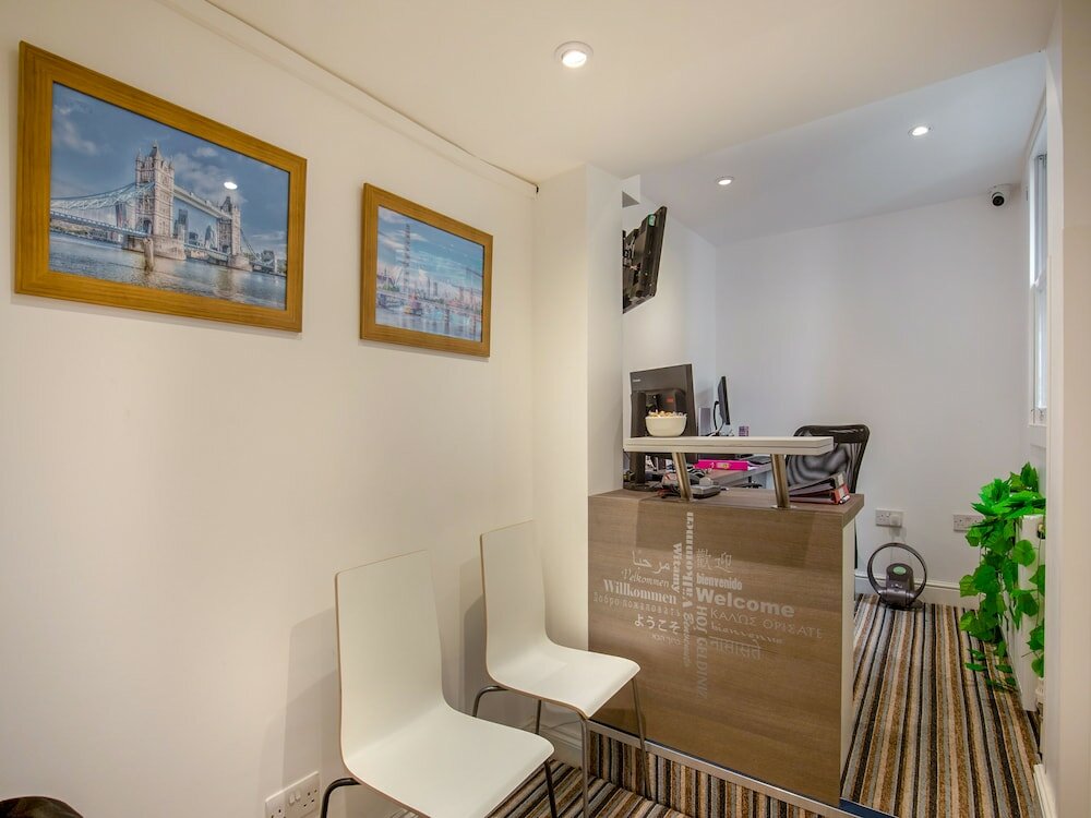 Фото Oyo Bakers Hotel London Victoria