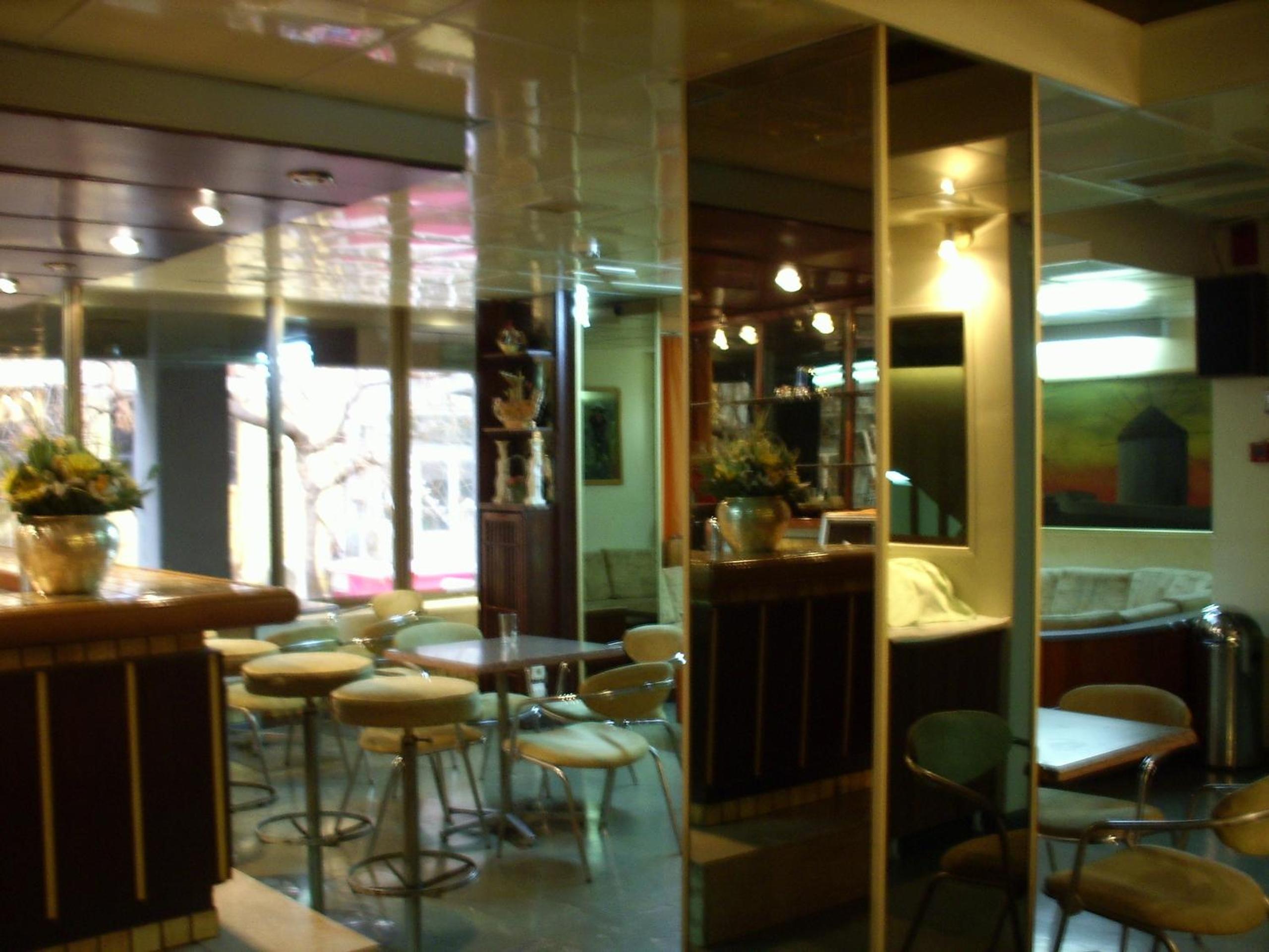 Фото Claridge Hotel