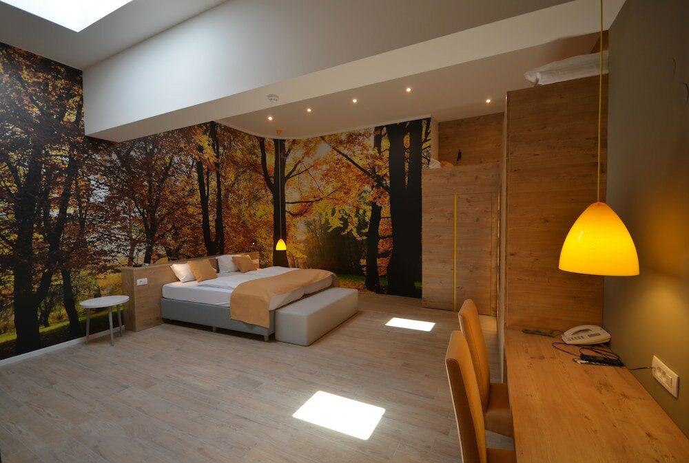 Фото Emonec Hotel