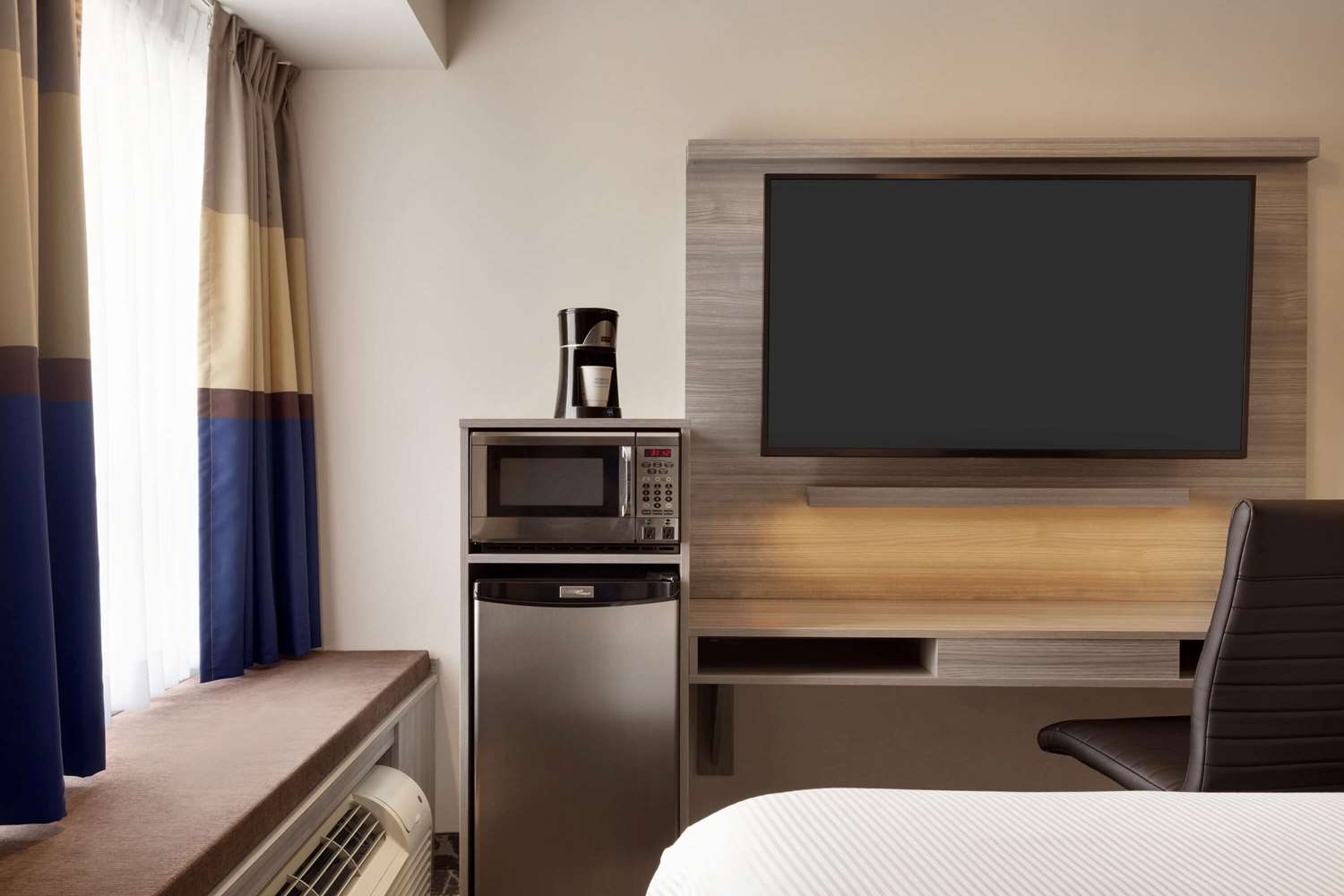 Фото Microtel Inn & Suites by Wyndham Lloydminster