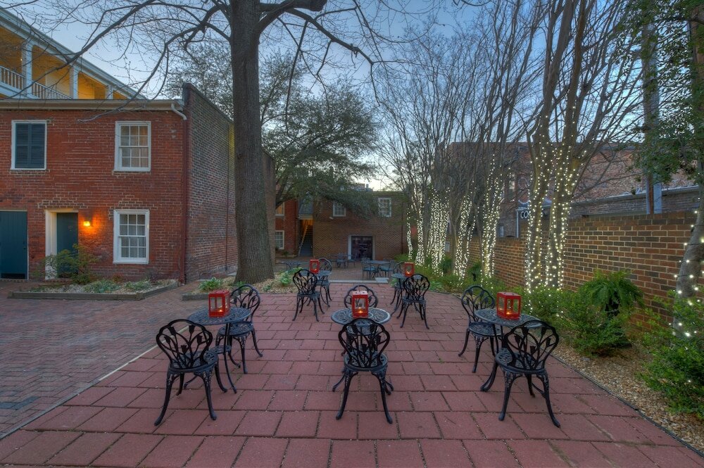 Фото Linden Row Inn