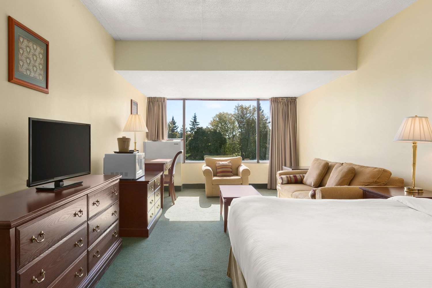 Фото Strata Hotel