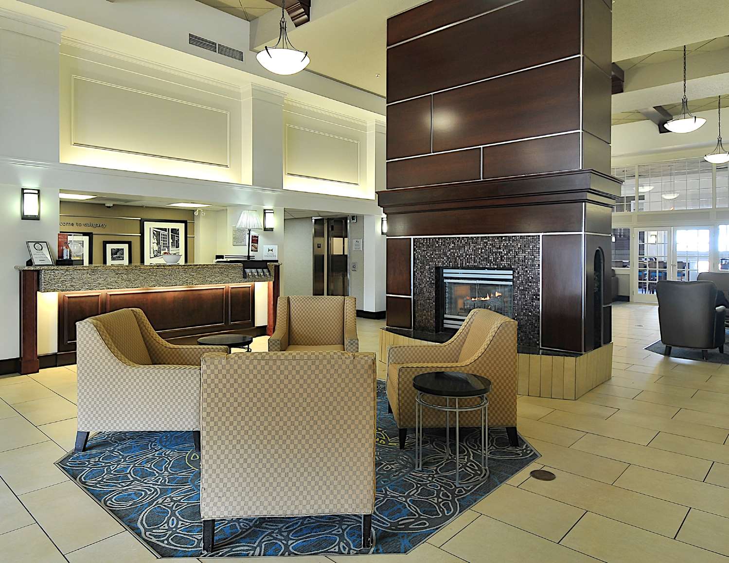 Фото Hampton Inn & Suites by Hilton Calgary Airport