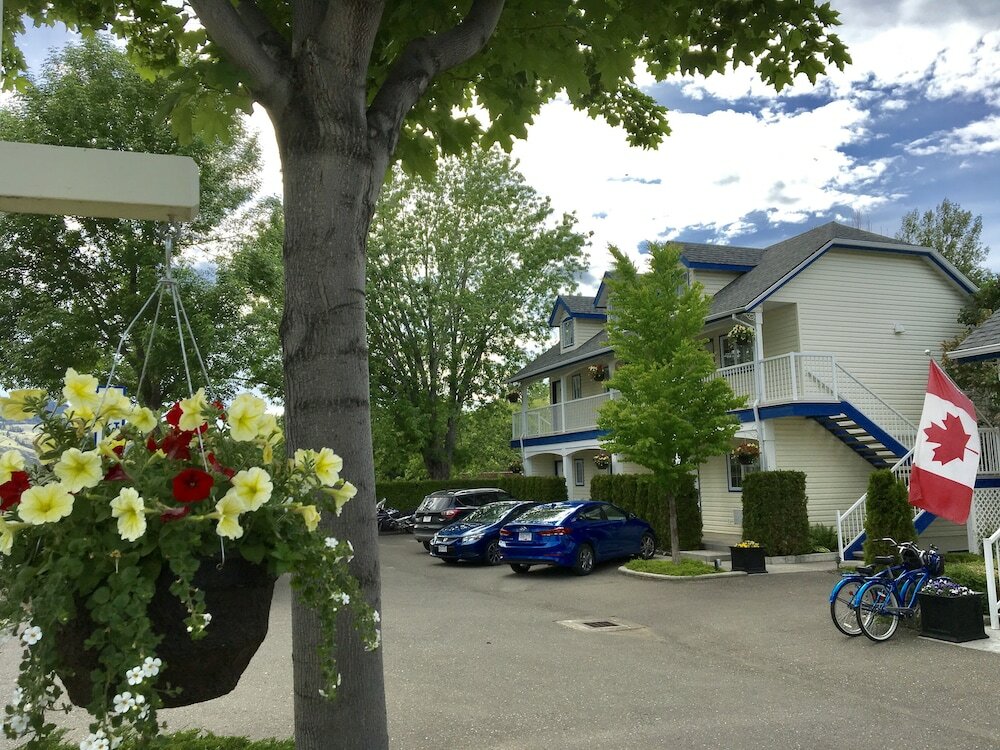 Фото Lakeside Country Inn