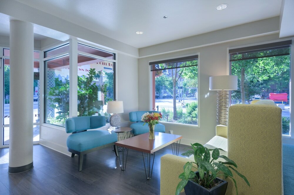 Фото The Belltown Inn