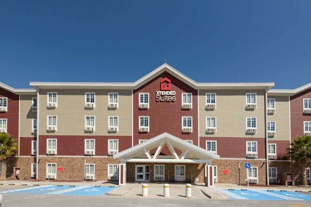 Фото Extended Suites Tijuana Macroplaza Hotel