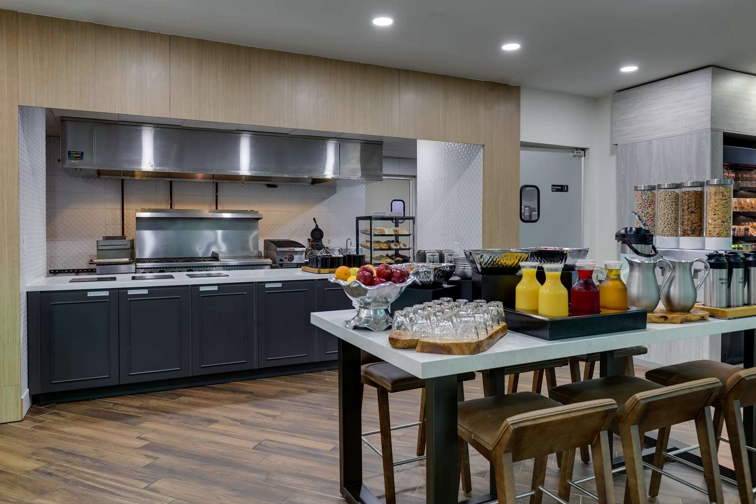 Фото Hilton Garden Inn Fort Worth Fossil Creek