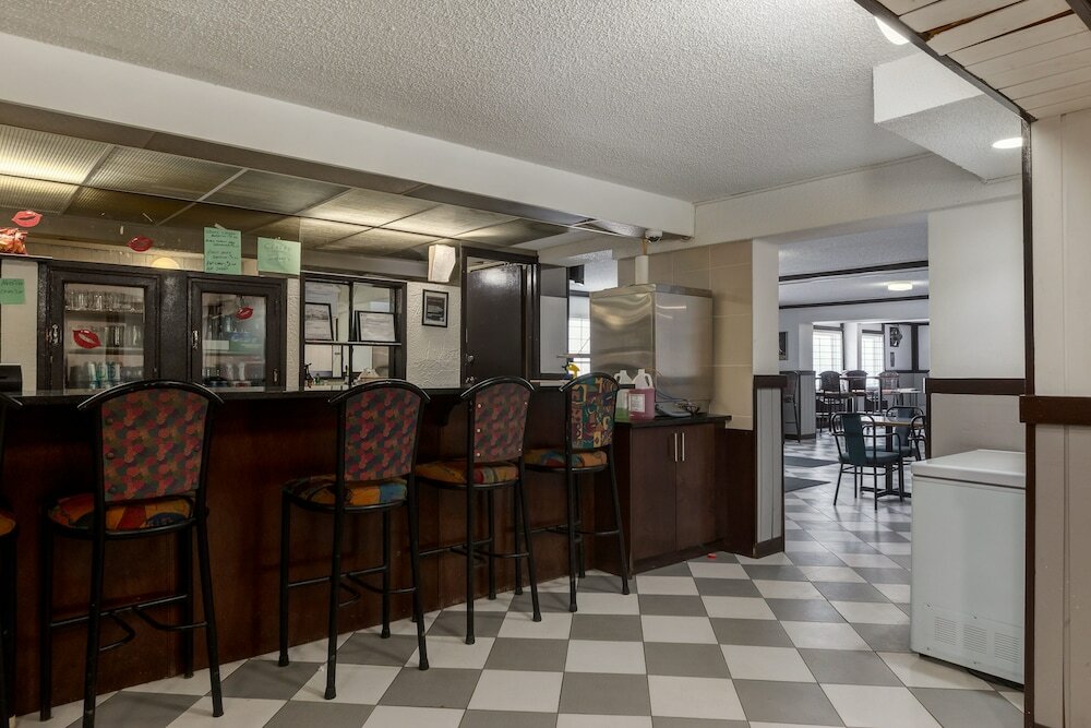 Фото Airport Traveller'S Inn