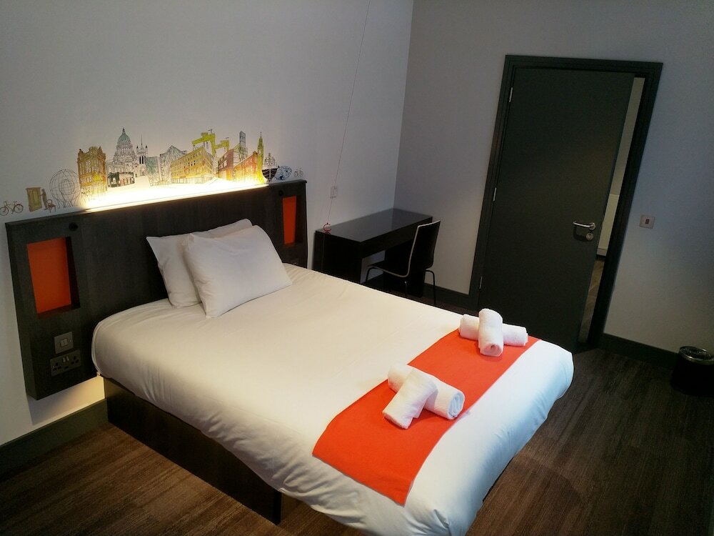 Фото EasyHotel Belfast