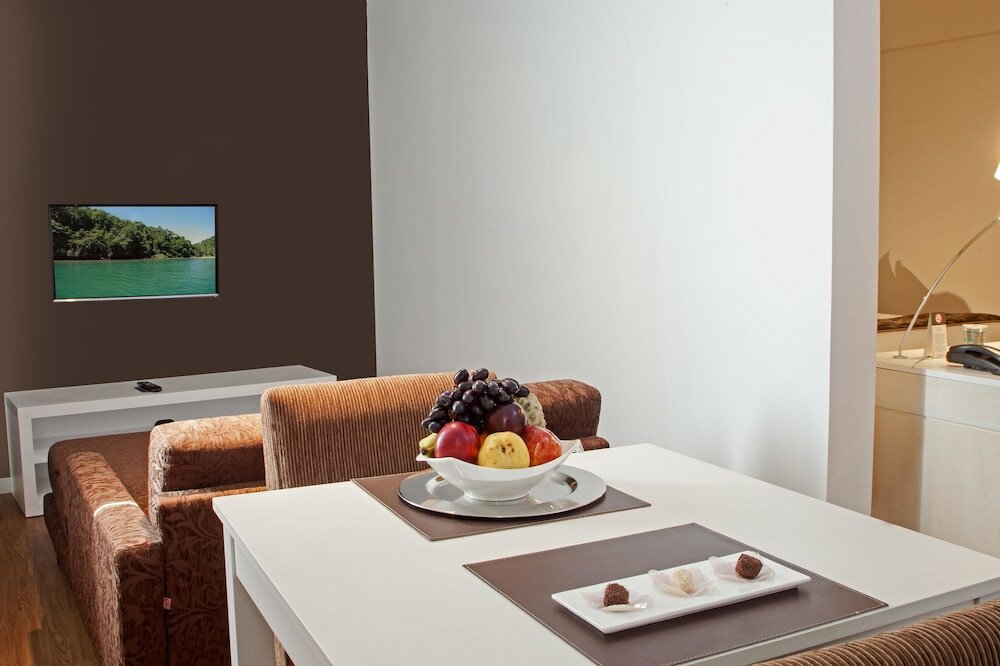 Фото Comfort Suites Alphaville